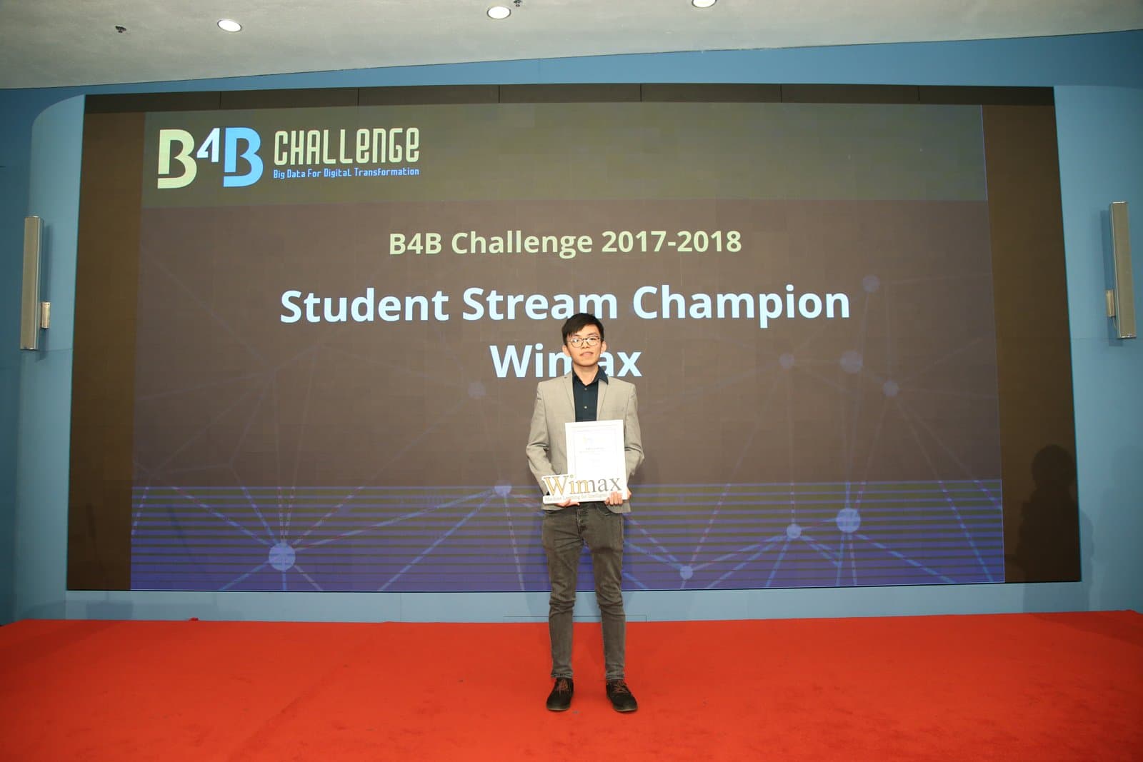 The Student Stream champion on stage at B4B Challenge 2017–2018